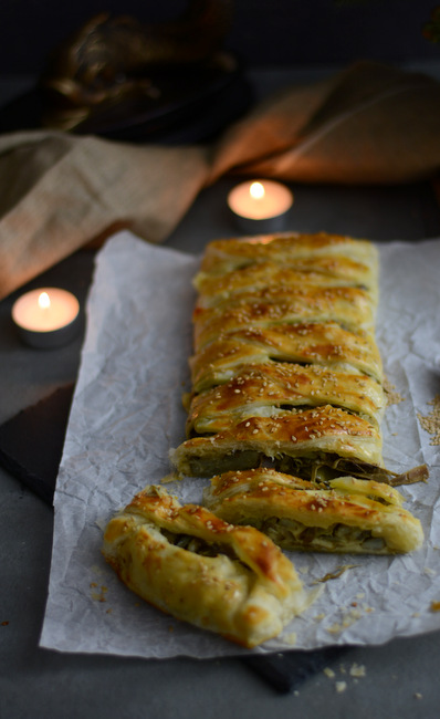 Treccia di sfoglia ai carciofi e brie