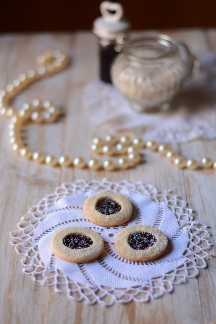 Biscotti di riso con marmellata di frutti di bosco