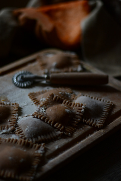 Ravioli di castagne ripieni di zucca e e ricotta