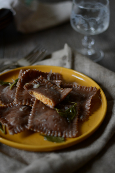 Ravioli di castagne ripieni di zucca e e ricotta