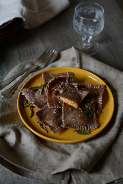 Ravioli di castagne ripieni di zucca e e ricotta